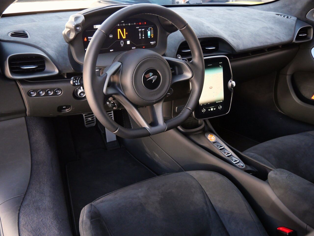 2025 McLaren Artura Lawrence KS