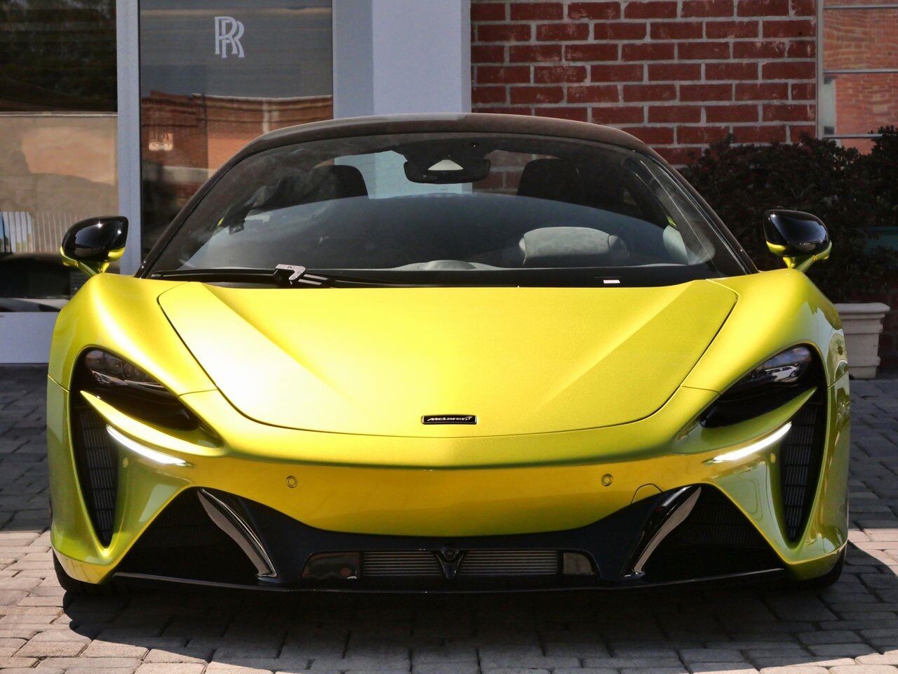 2025 McLaren Artura Lawrence KS