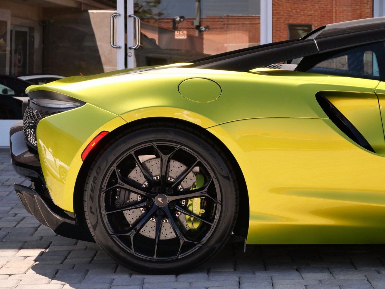 2025 McLaren Artura Lawrence KS