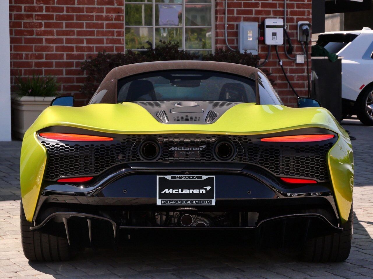 2025 McLaren Artura Lawrence KS