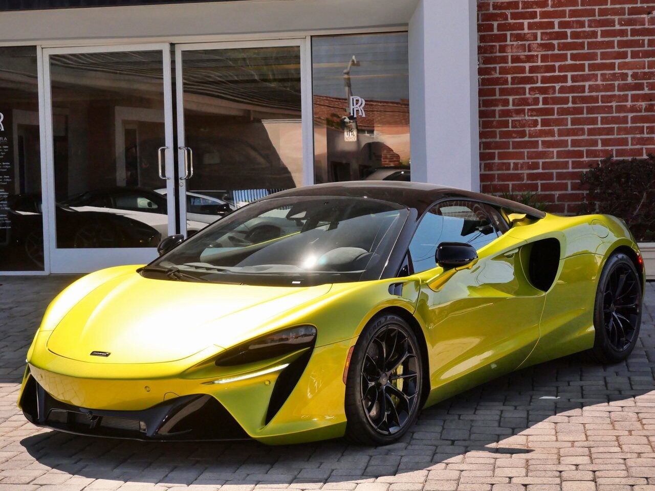 2025 McLaren Artura Lawrence KS