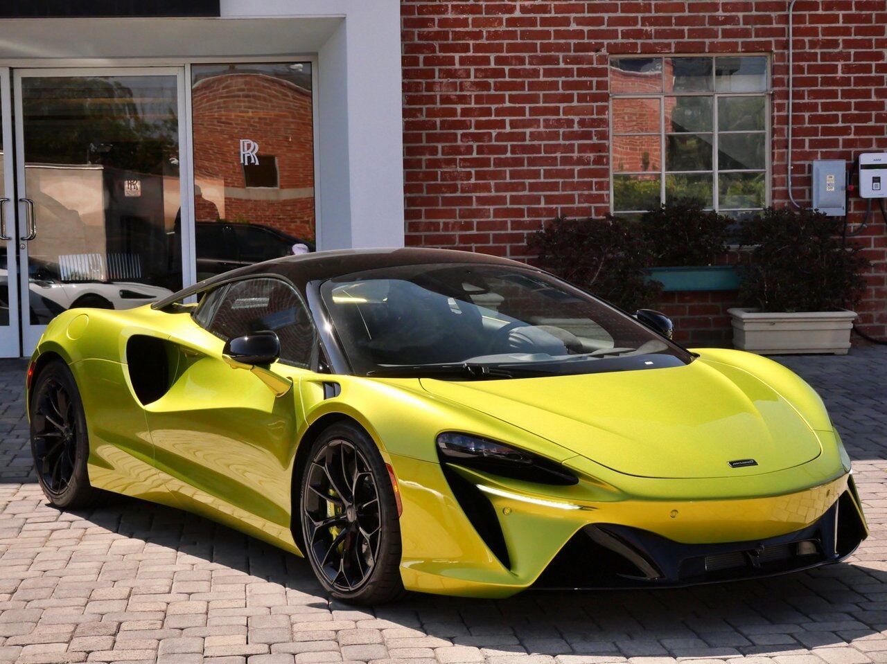 2025 McLaren Artura Lawrence KS
