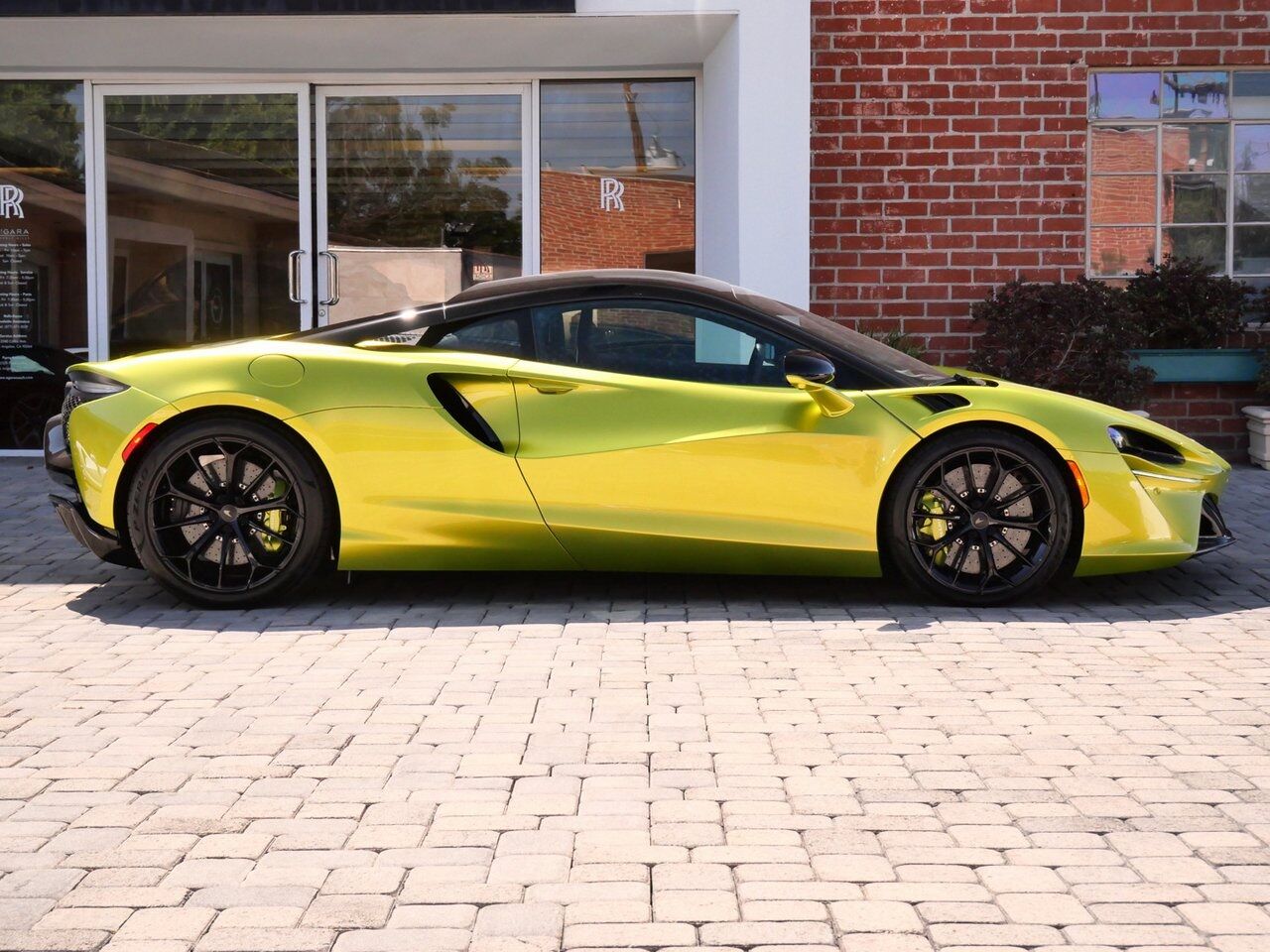 2025 McLaren Artura Lawrence KS