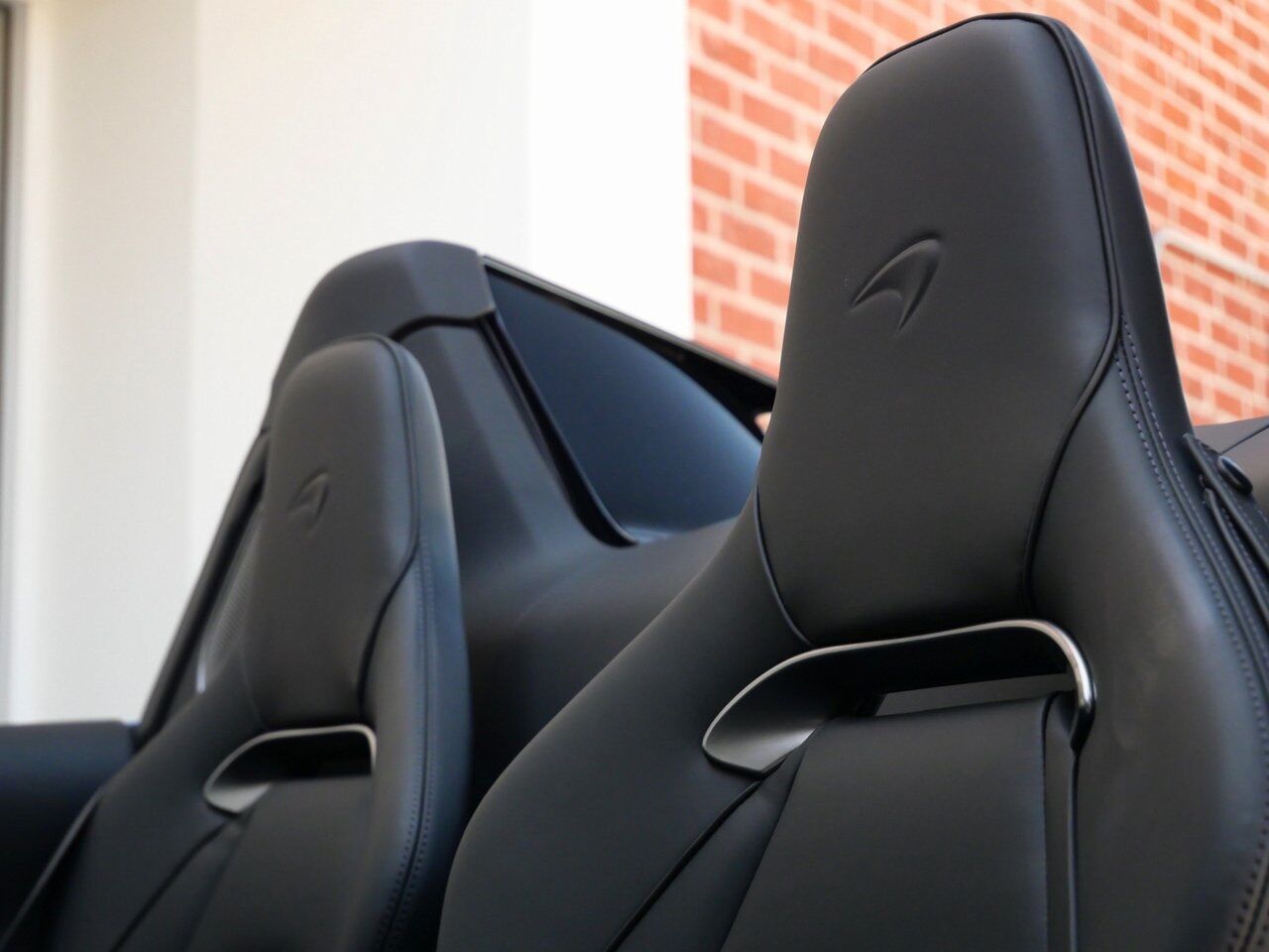 2025 McLaren Artura TechLux Lawrence KS