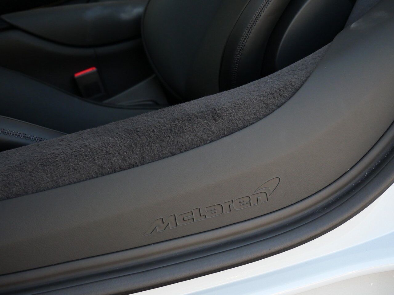 2025 McLaren Artura TechLux Lawrence KS