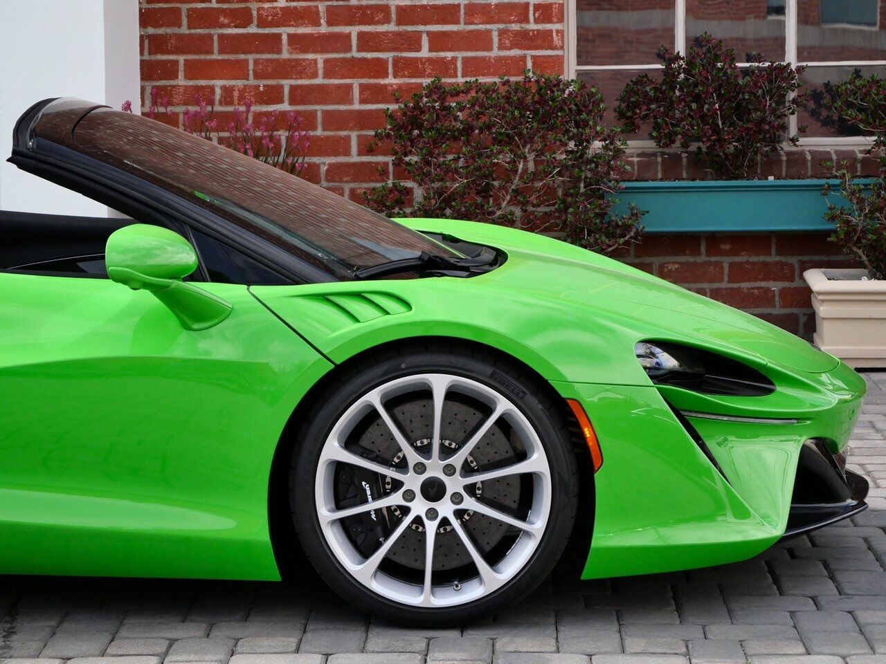 2025 McLaren Artura TechLux Lawrence KS