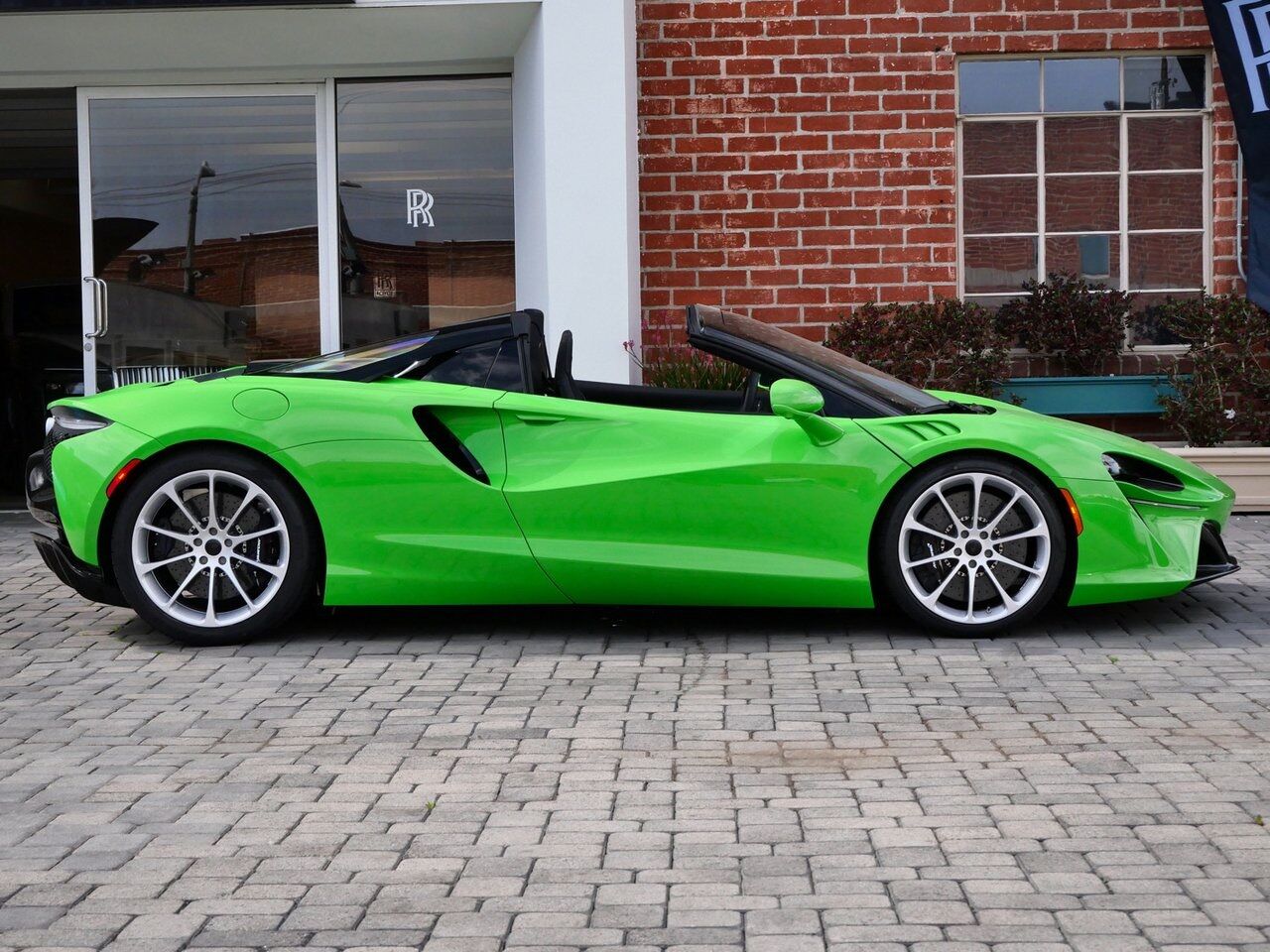 2025 McLaren Artura TechLux