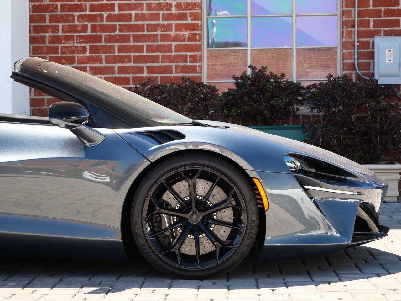 2025 McLaren Artura TechLux Lawrence KS