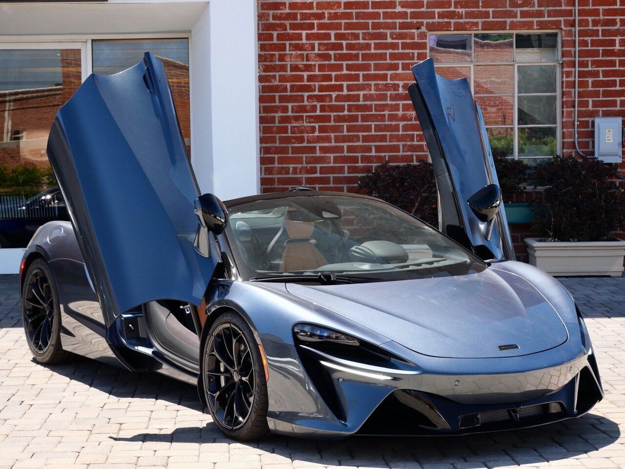 2025 McLaren Artura TechLux Lawrence KS