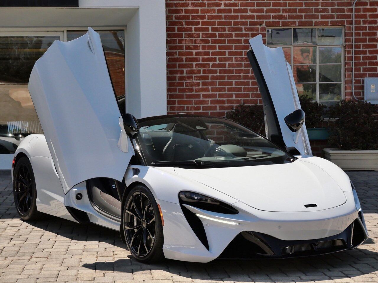 2025 McLaren Artura TechLux Lawrence KS