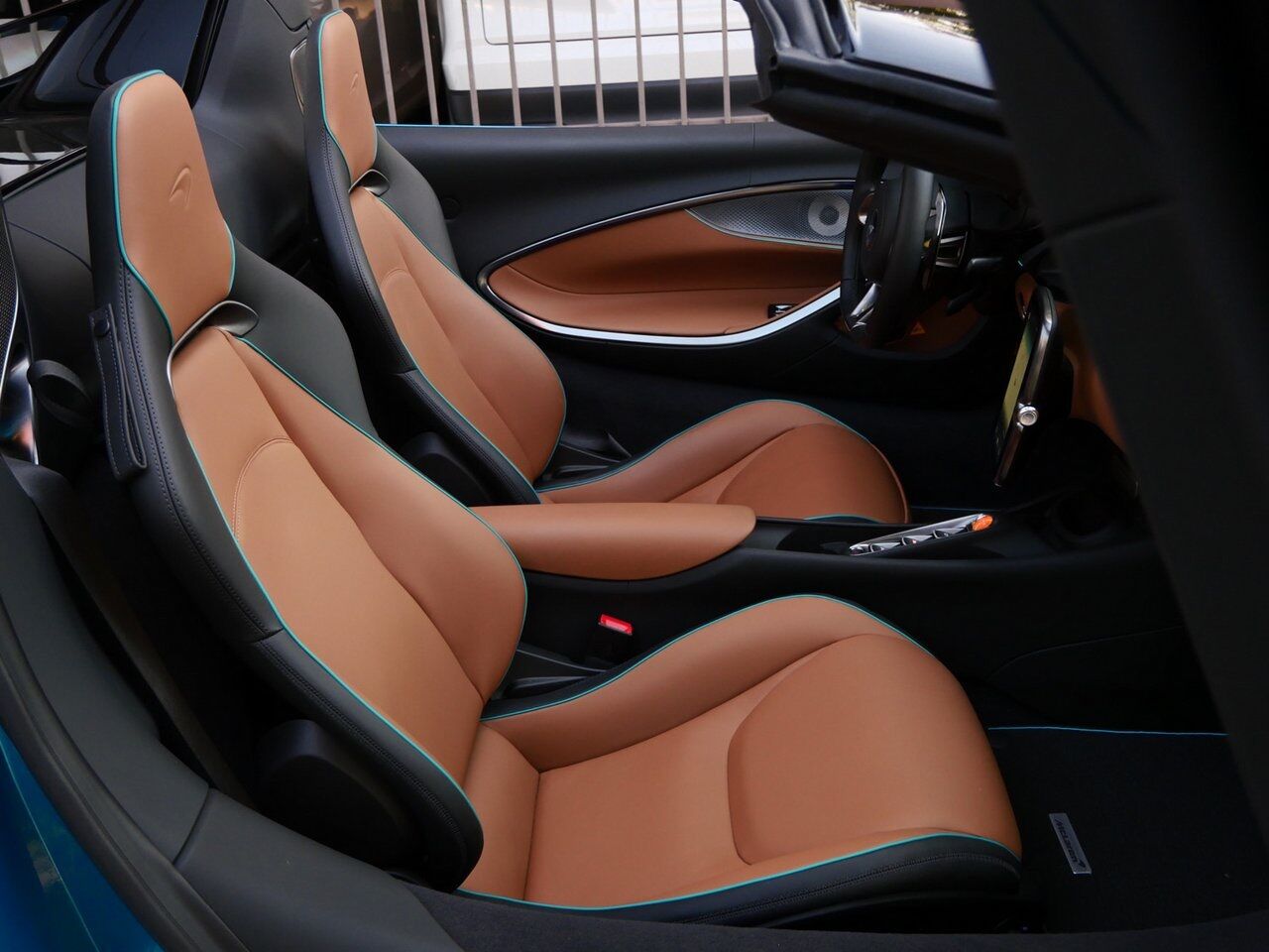 2025 McLaren Artura TechLux Lawrence KS