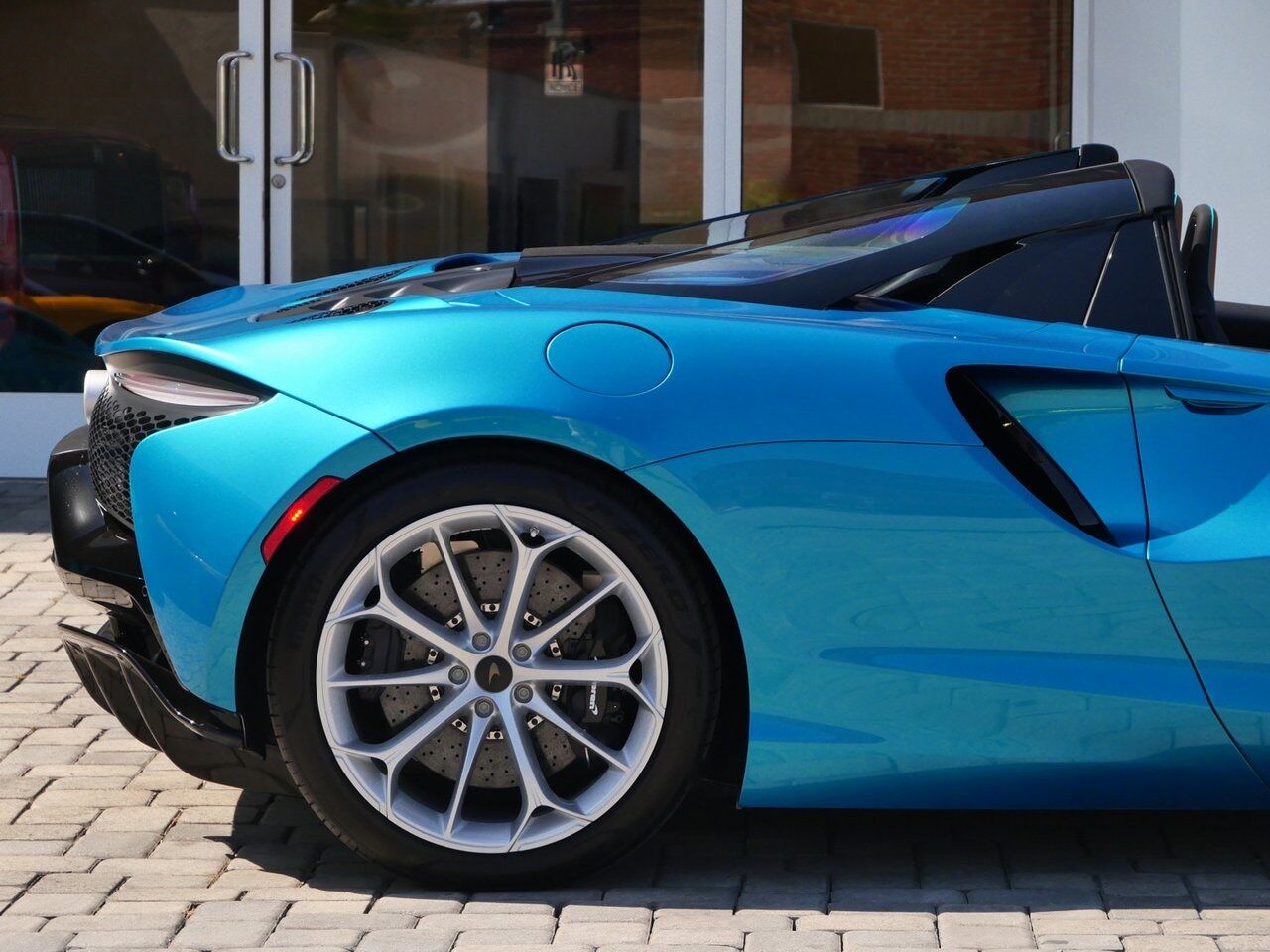 2025 McLaren Artura TechLux Lawrence KS