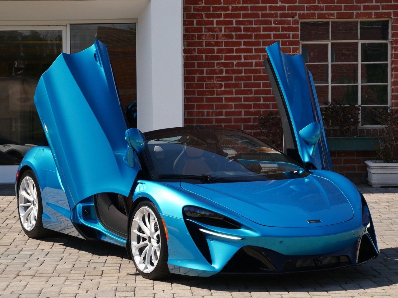 2025 McLaren Artura TechLux Lawrence KS