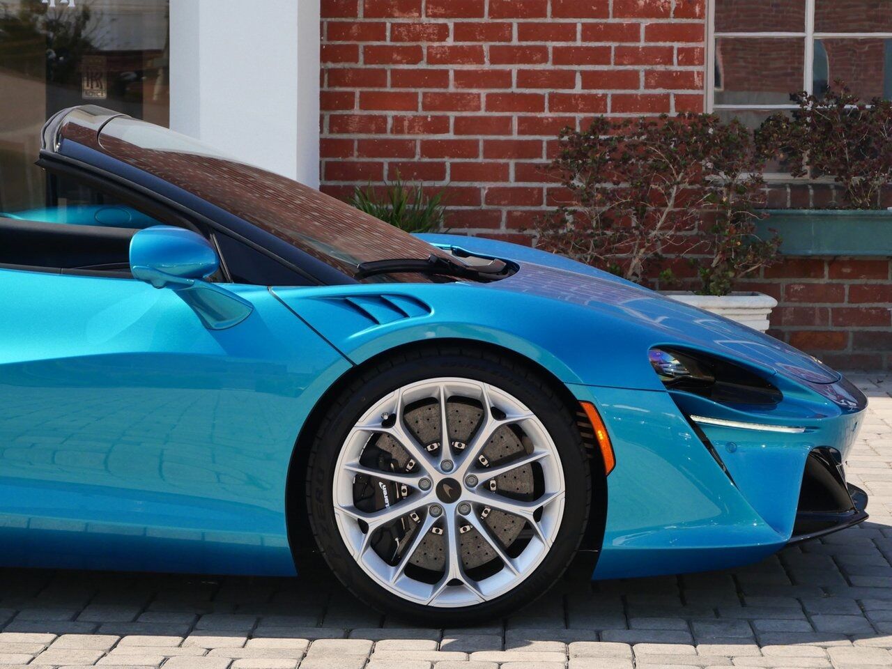 2025 McLaren Artura TechLux Lawrence KS