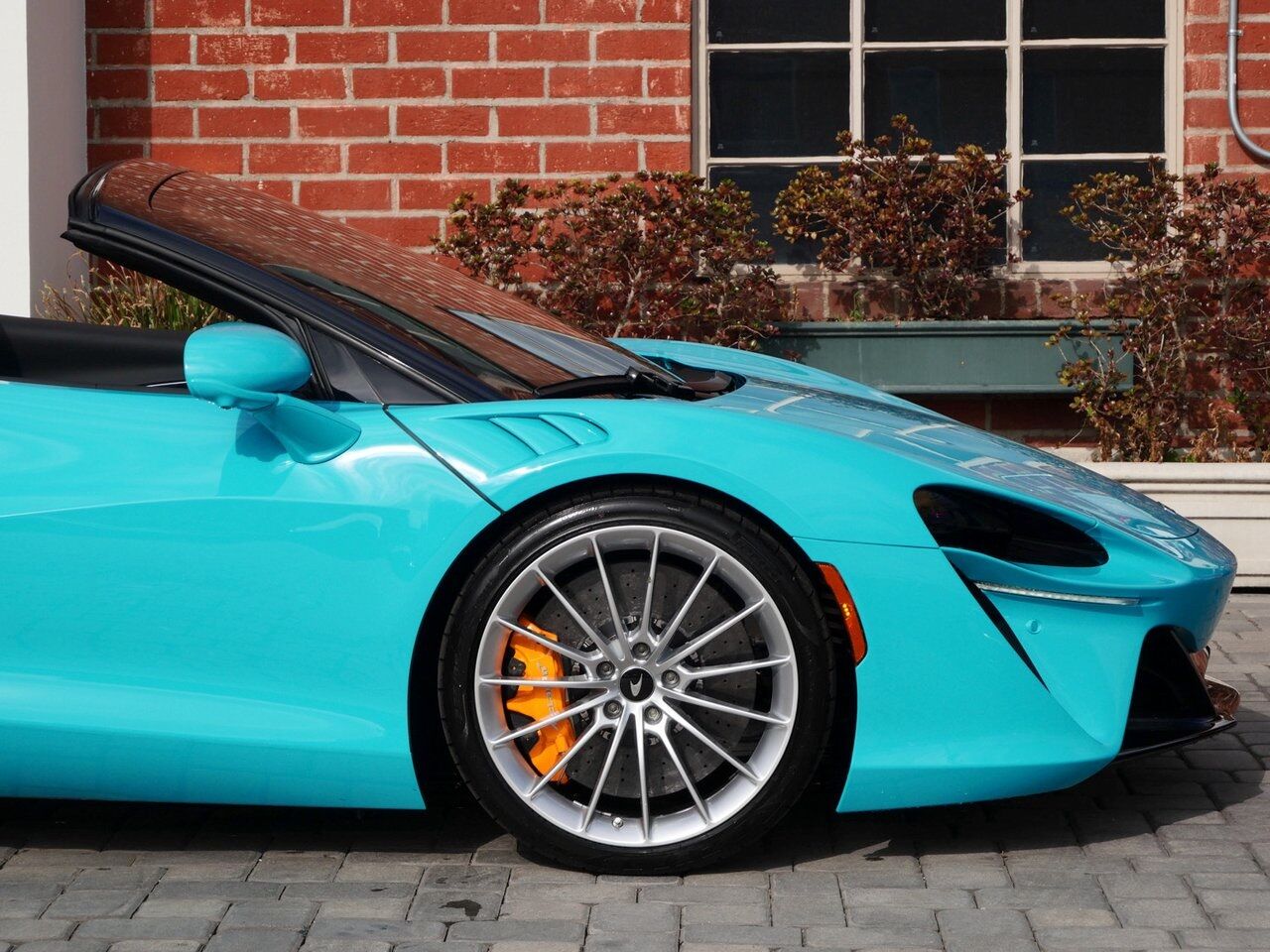 2025 McLaren Artura TechLux Lawrence KS