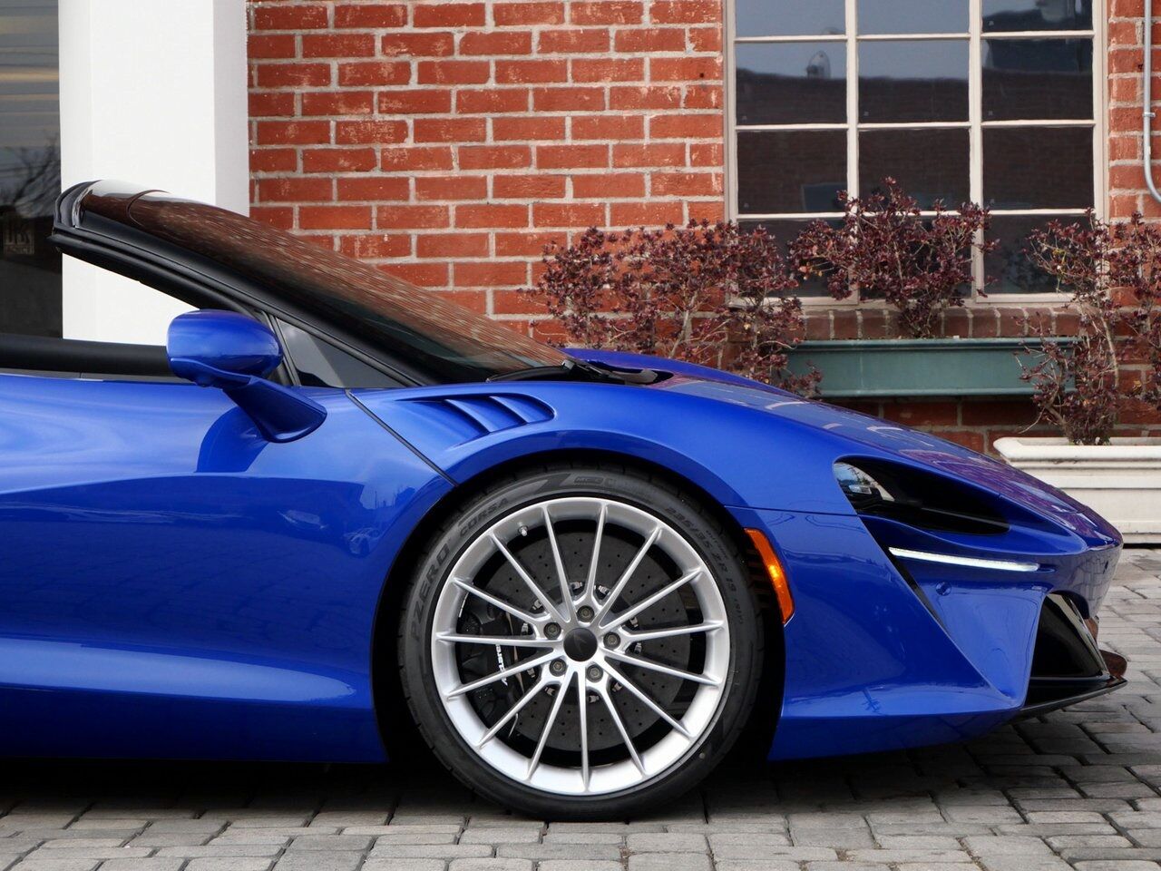 2025 McLaren Artura TechLux Lawrence KS