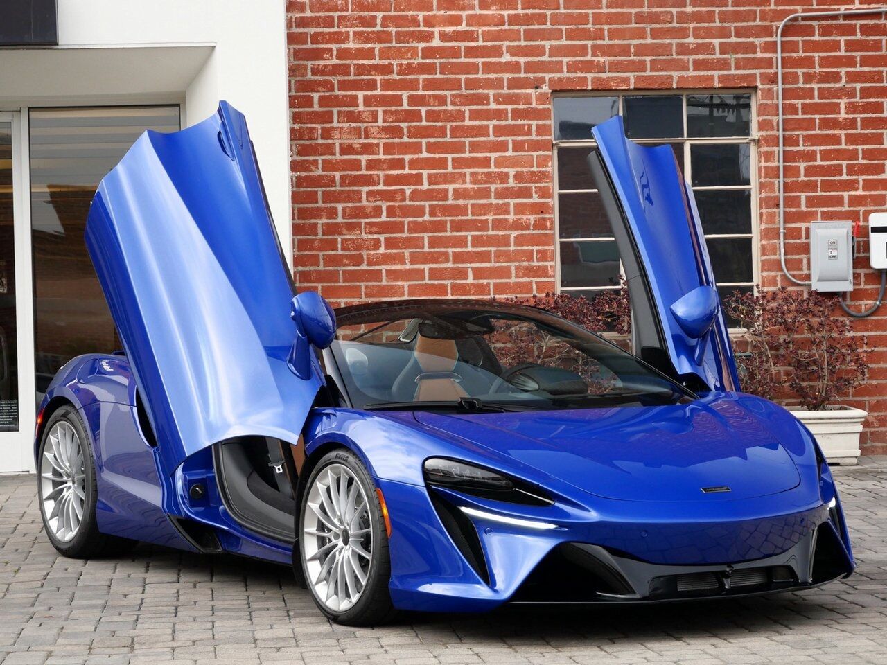 2025 McLaren Artura TechLux Lawrence KS