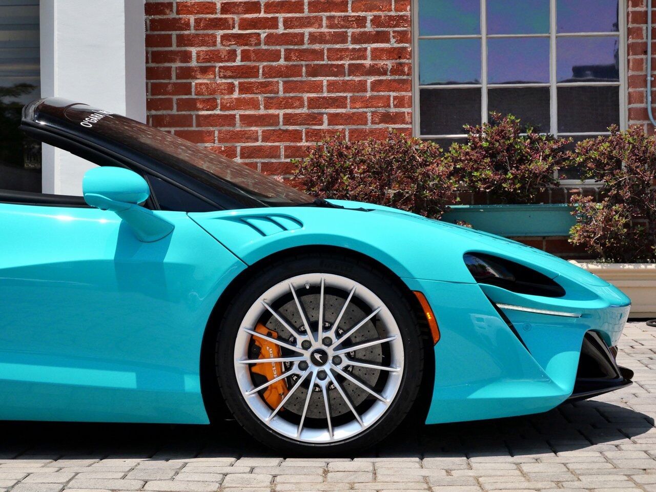 2025 McLaren Artura TechLux Lawrence KS