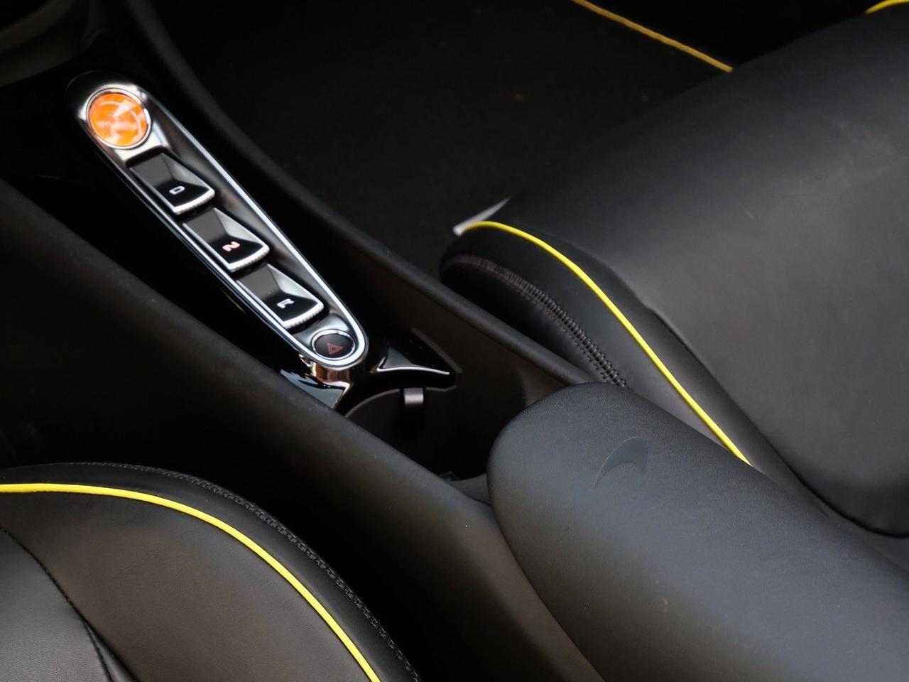 2025 McLaren Artura TechLux TechLux Lawrence KS