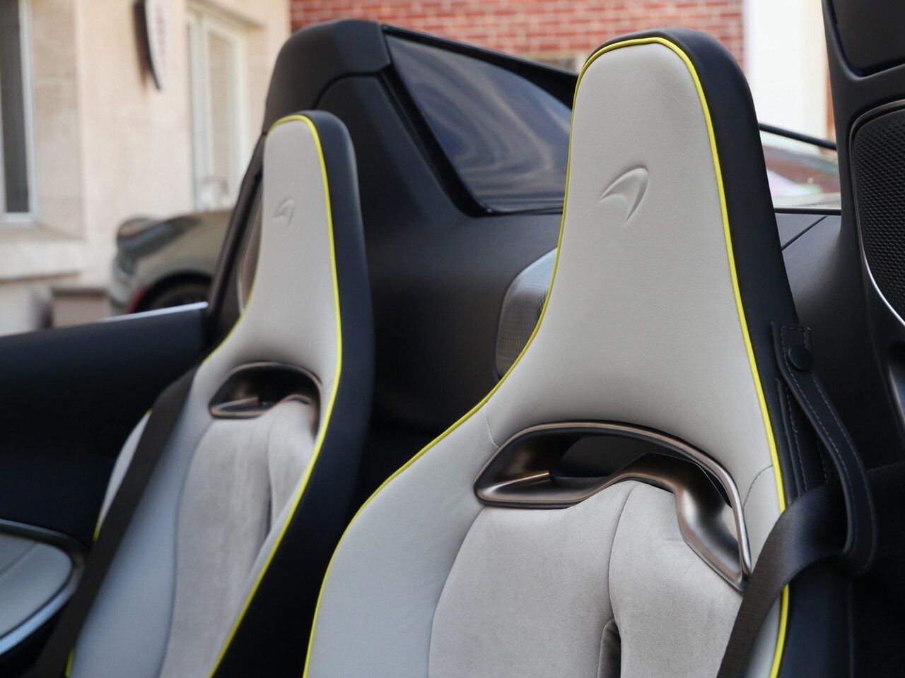 2025 McLaren Artura Vision Lawrence KS
