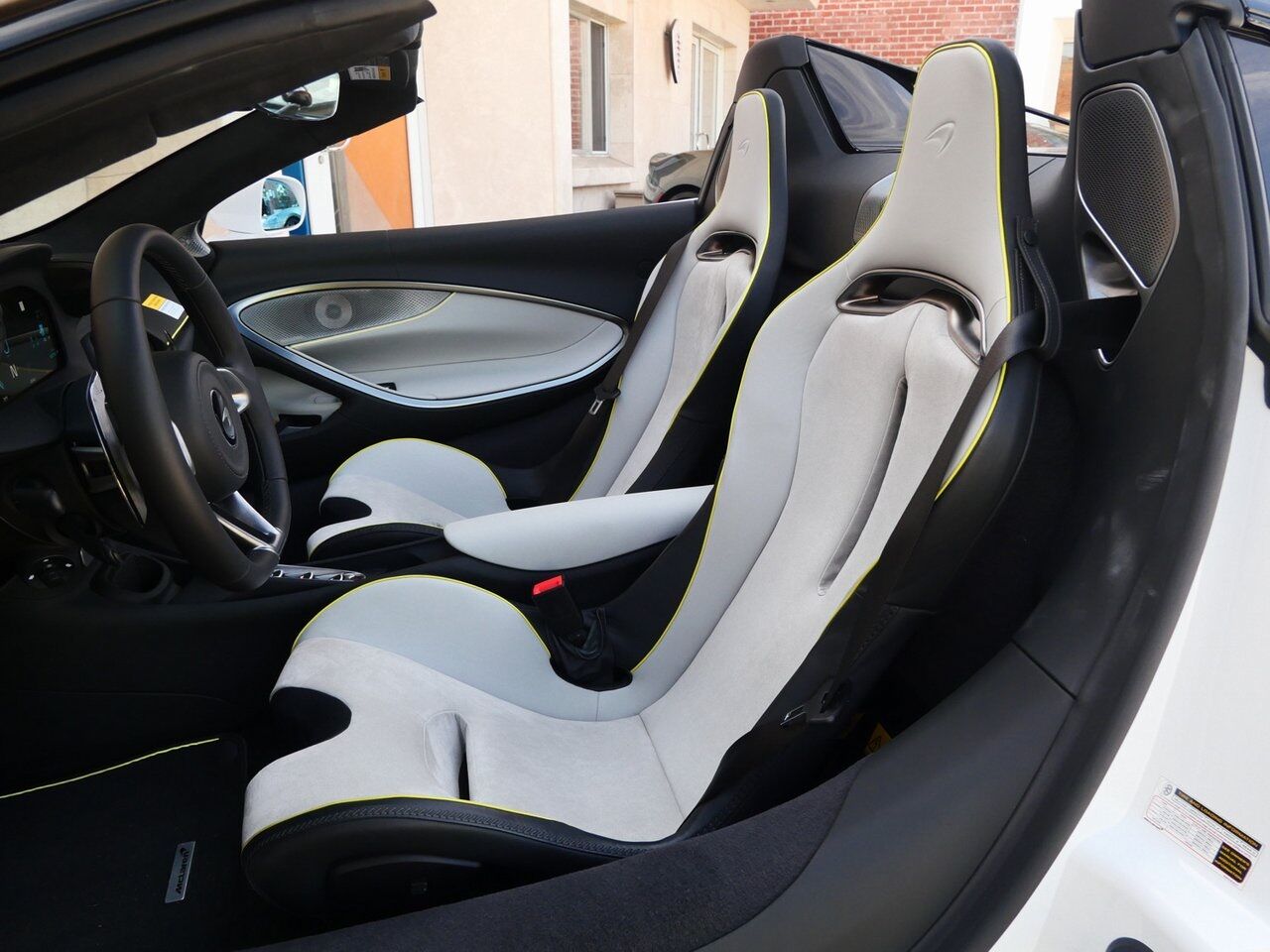 2025 McLaren Artura Vision Lawrence KS