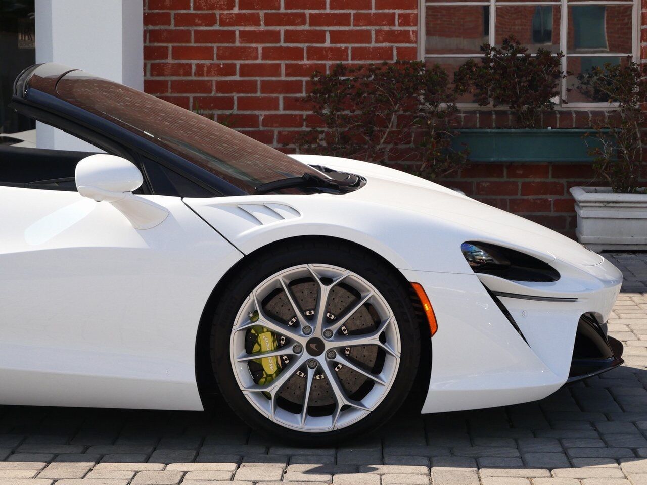 2025 McLaren Artura Vision Lawrence KS