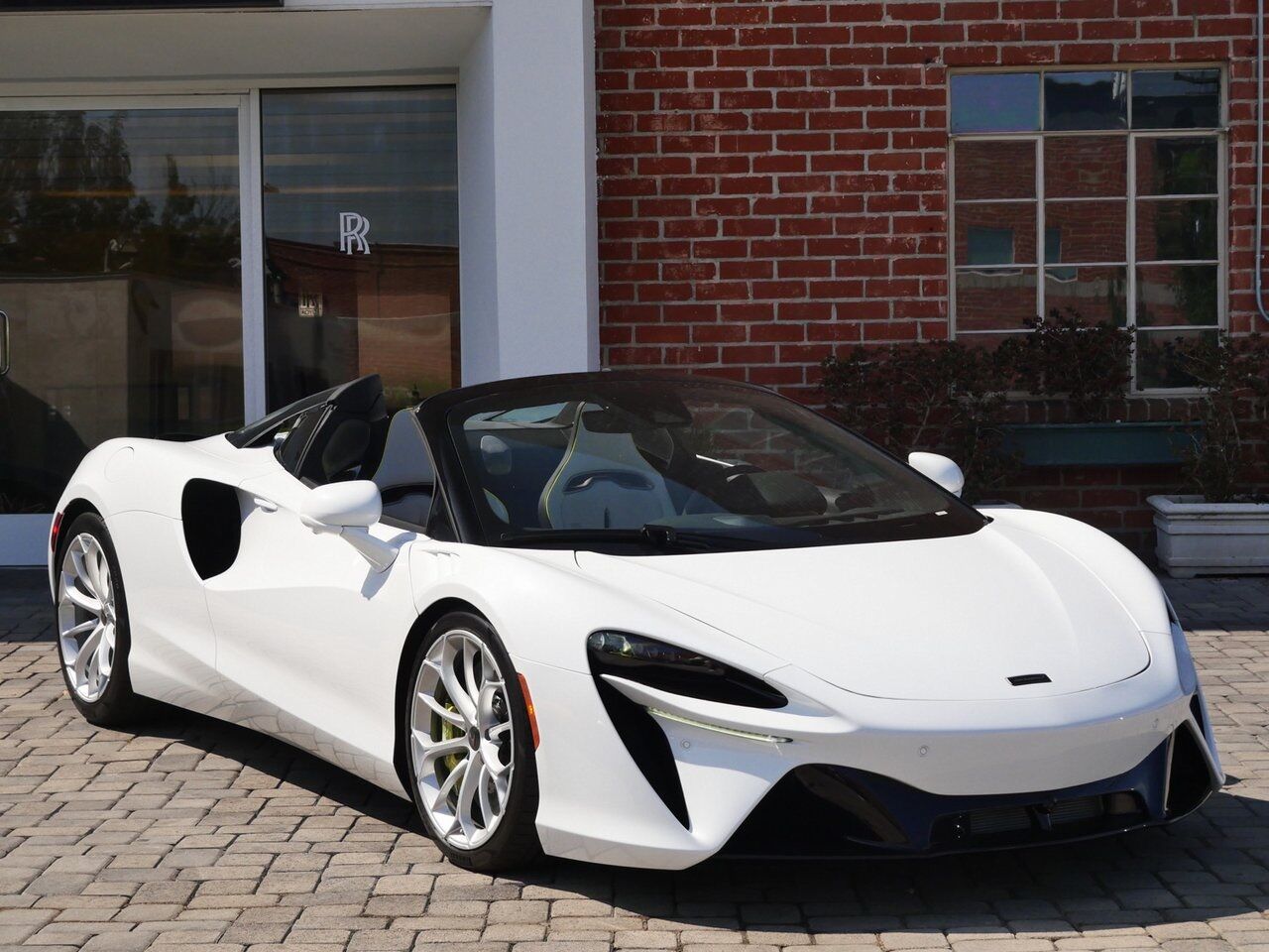 2025 McLaren Artura Vision Lawrence KS