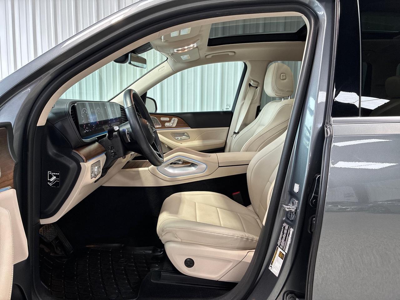 2025 Mercedes-Benz GLS450 Buckets, Illuminated Running Boards, Heated Steering Wheel Houston TX 2025 Mercedes-Benz GLS450 Buckets, Illuminated Running Boards, Heated Steering Wheel Houston TX