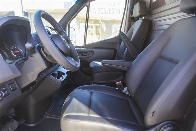 2025 Mercedes-Benz Sprinter 2500 Cargo 144 WB Glendale CA 2025 Mercedes-Benz Sprinter 2500 Cargo 144 WB Glendale CA