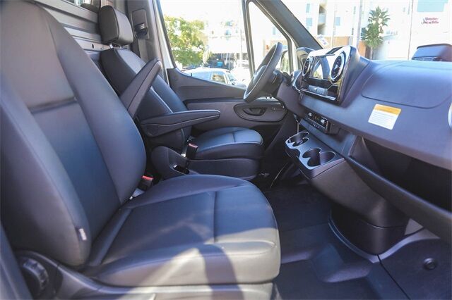 2025 Mercedes-Benz Sprinter 2500 Cargo 144 WB Glendale CA 2025 Mercedes-Benz Sprinter 2500 Cargo 144 WB Glendale CA