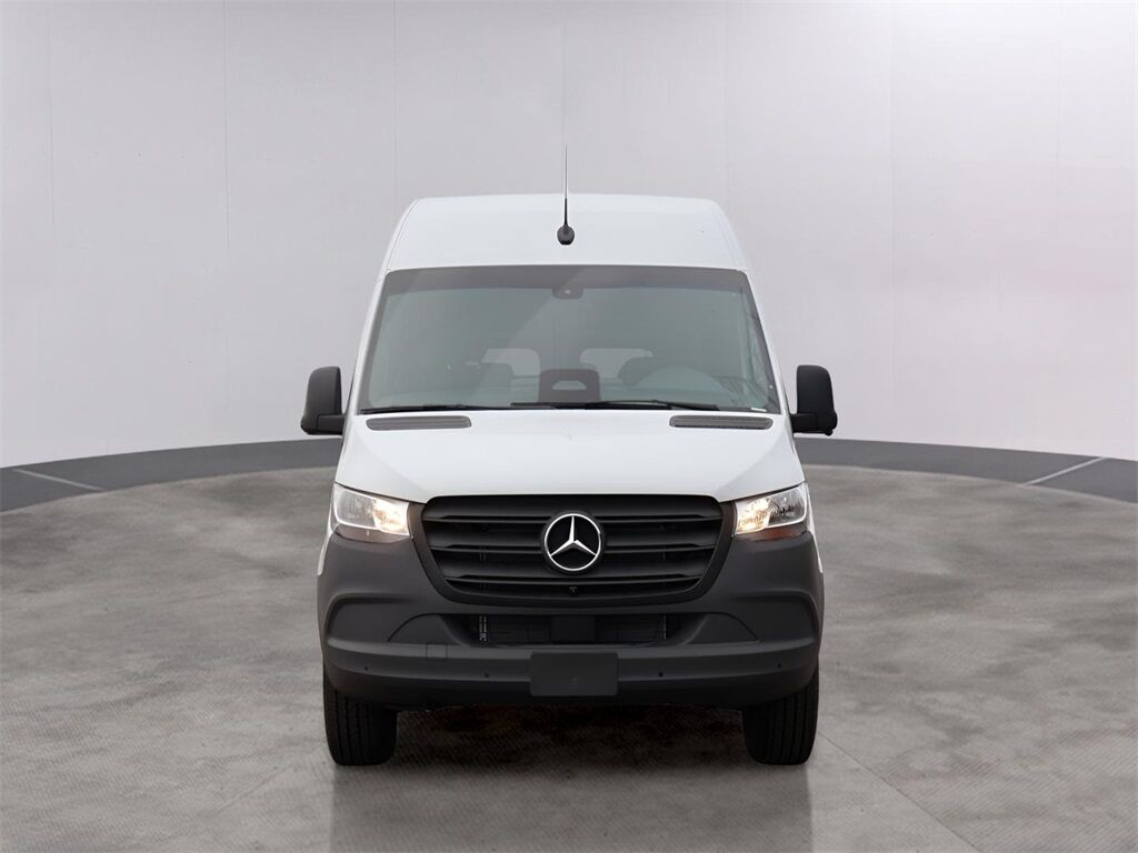 2025 Mercedes-Benz Sprinter 2500 Passenger 144 WB