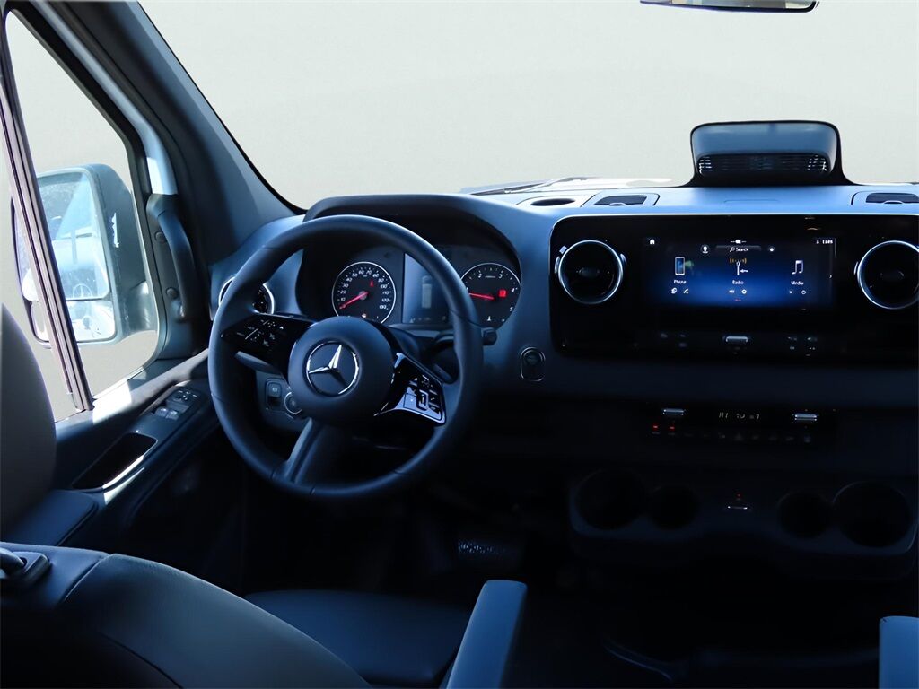 2025 Mercedes-Benz Sprinter 2500 Passenger 144 WB San Clemente CA
