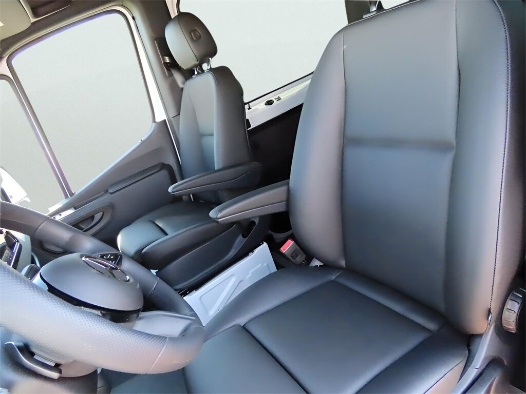 2025 Mercedes-Benz Sprinter 2500 Passenger 144 WB San Clemente CA