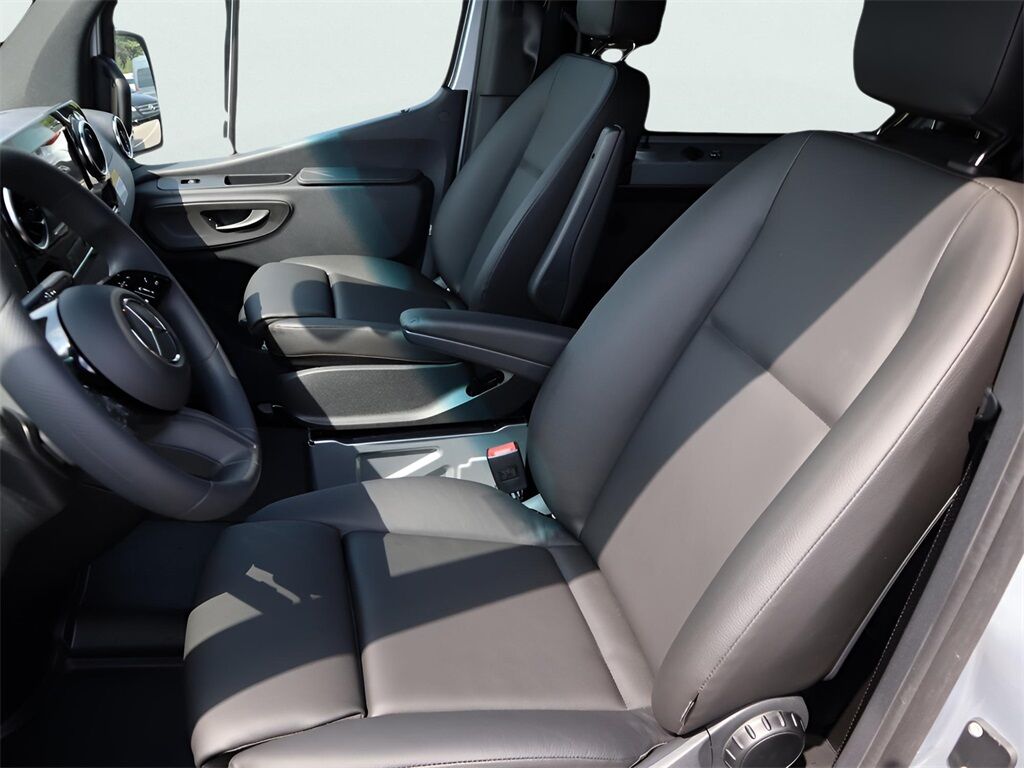 2025 Mercedes-Benz Sprinter 2500 Passenger 144 WB San Clemente CA