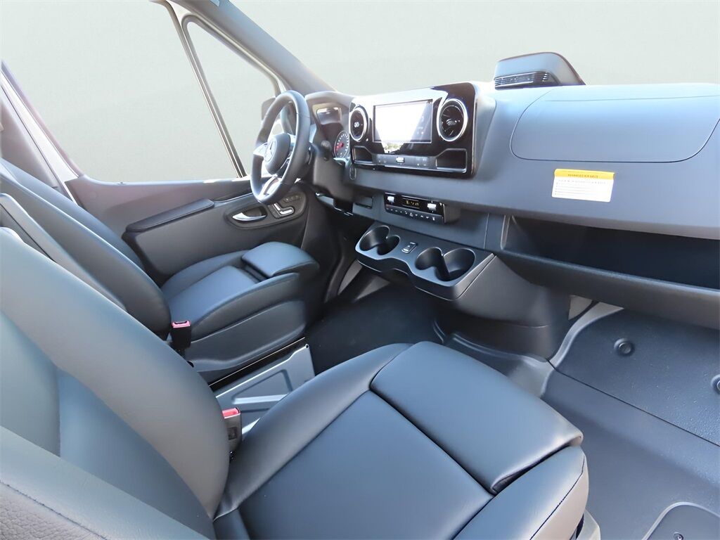 2025 Mercedes-Benz Sprinter 2500 Passenger 144 WB San Clemente CA