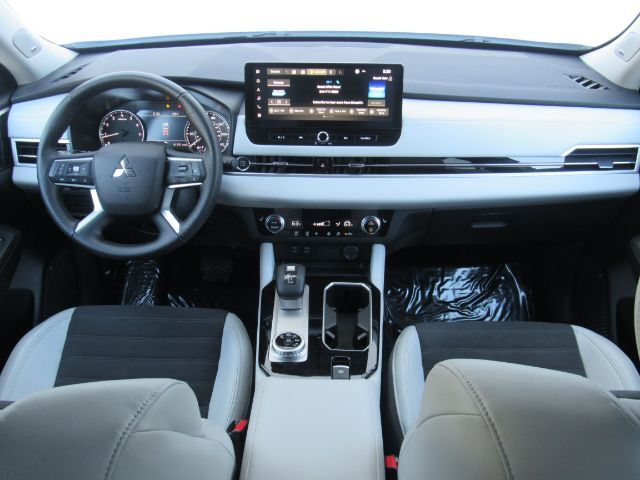 2025 Mitsubishi Outlander SE 2.5 2WD 2025 Mitsubishi Outlander SE 2.5 2WD