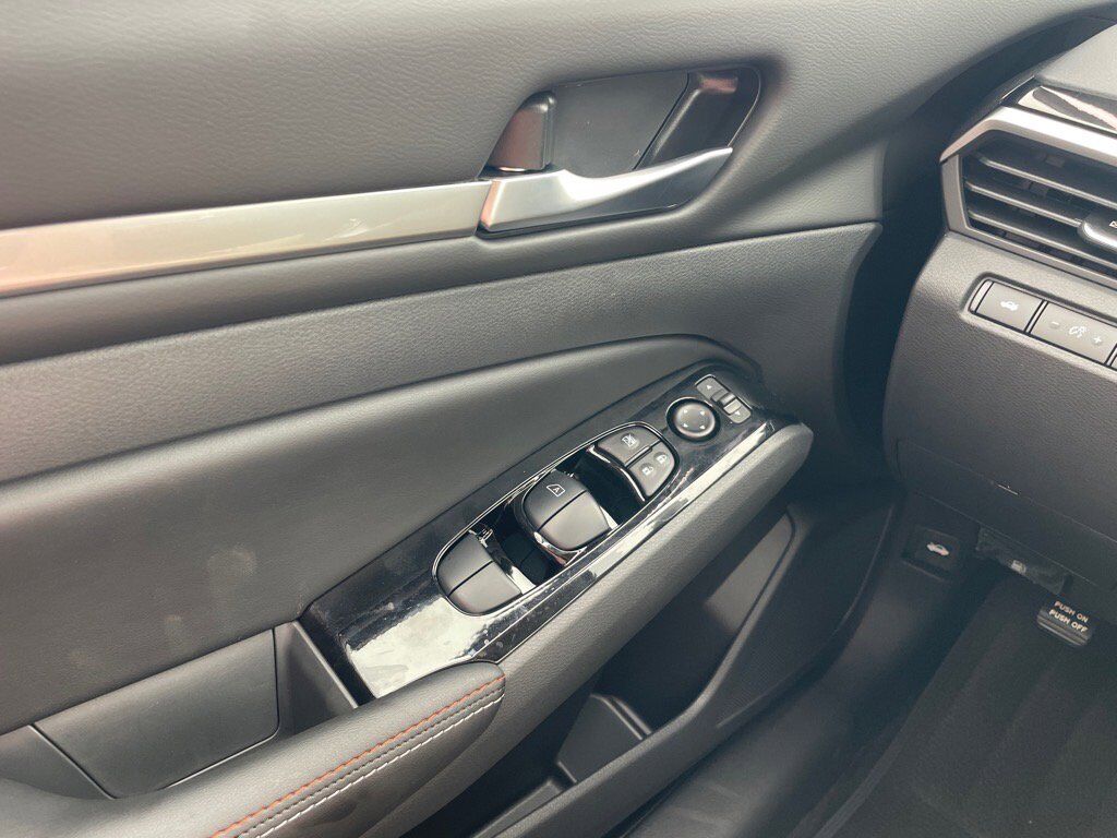 2025 Nissan Altima SR Oak Ridge TN 2025 Nissan Altima SR Oak Ridge TN