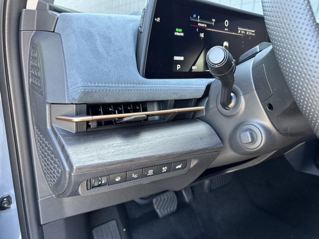 2025 Nissan Ariya PLATINUM+ e-4ORCE San Clemente CA 2025 Nissan Ariya PLATINUM+ e-4ORCE San Clemente CA