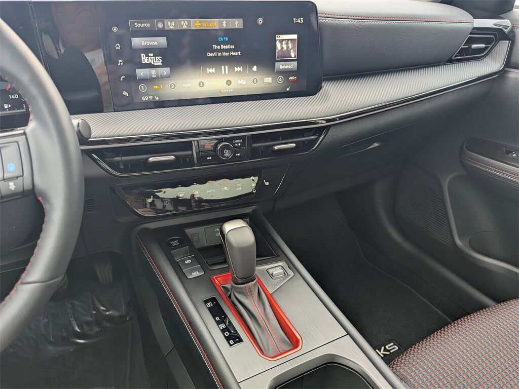 2025 Nissan Kicks SR Kennesaw GA 2025 Nissan Kicks SR Kennesaw GA