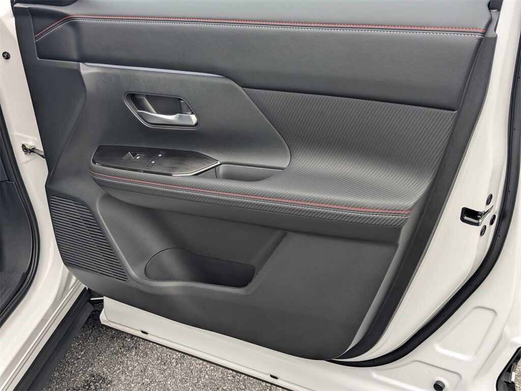 2025 Nissan Kicks SR Kennesaw GA 2025 Nissan Kicks SR Kennesaw GA