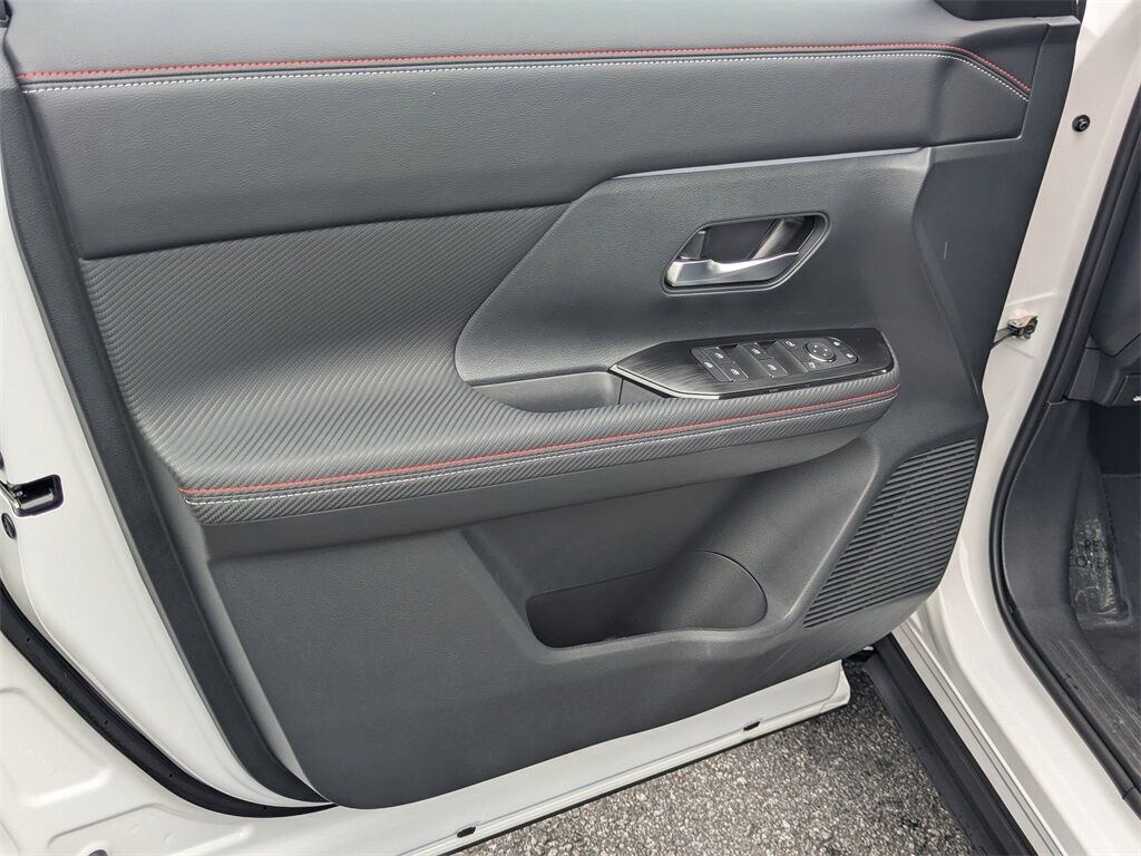 2025 Nissan Kicks SR Kennesaw GA 2025 Nissan Kicks SR Kennesaw GA