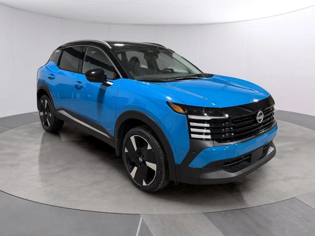 2025 Nissan Kicks SR
