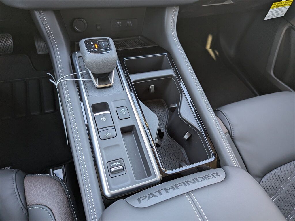 2025 Nissan Pathfinder Platinum Kennesaw GA 2025 Nissan Pathfinder Platinum Kennesaw GA