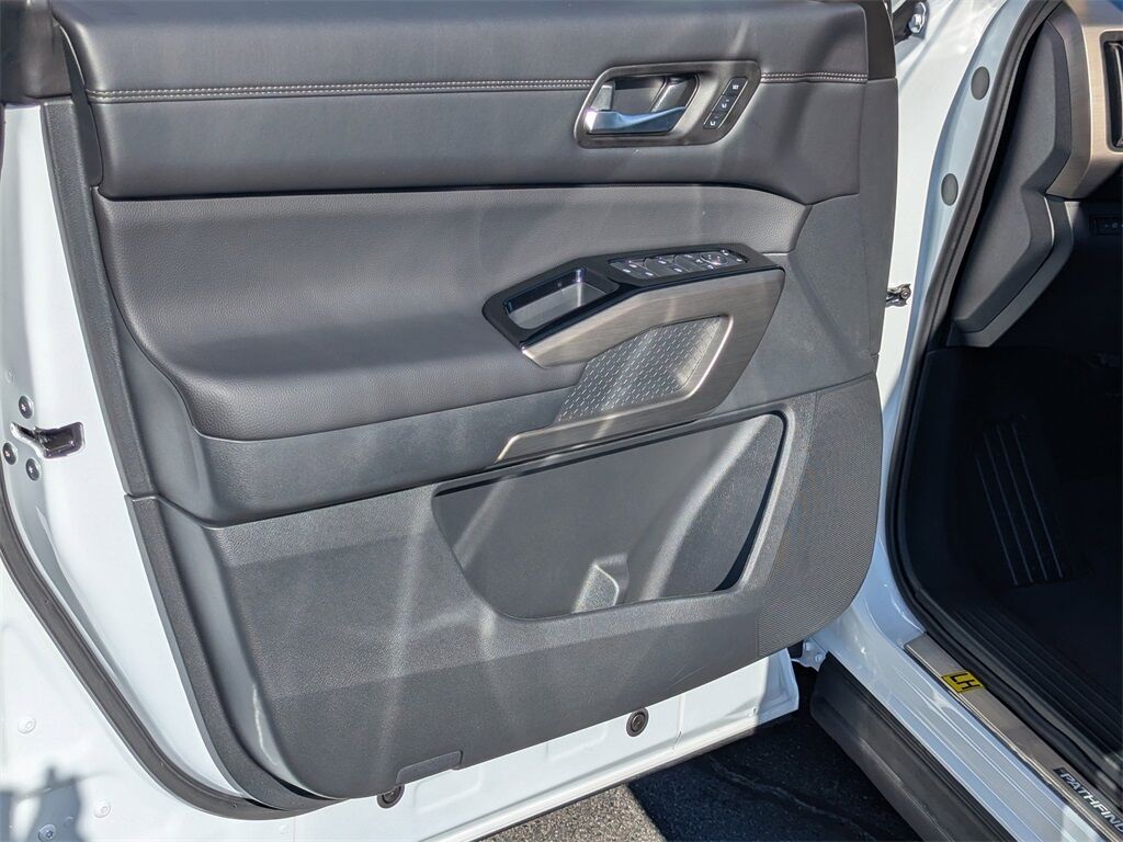 2025 Nissan Pathfinder Platinum Kennesaw GA 2025 Nissan Pathfinder Platinum Kennesaw GA