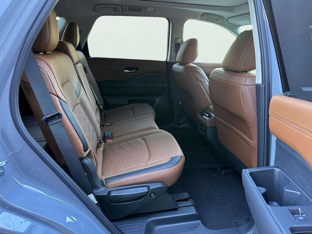 2025 Nissan Pathfinder Platinum San Clemente CA 2025 Nissan Pathfinder Platinum San Clemente CA