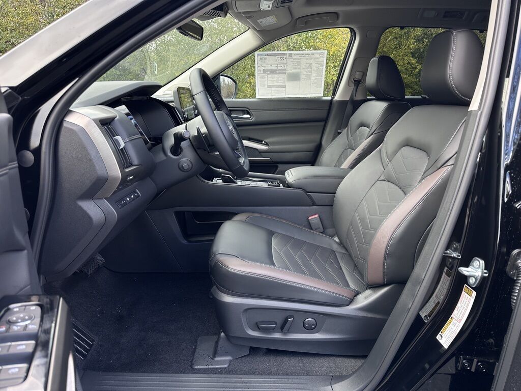 2025 Nissan Pathfinder Platinum San Clemente CA