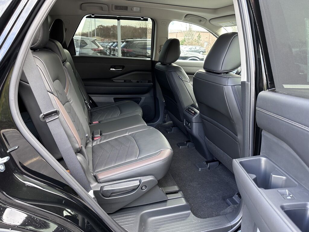 2025 Nissan Pathfinder Platinum San Clemente CA