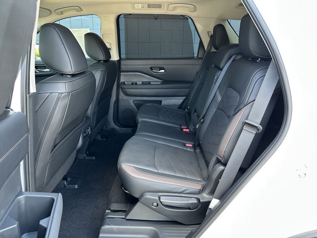 2025 Nissan Pathfinder Platinum San Clemente CA