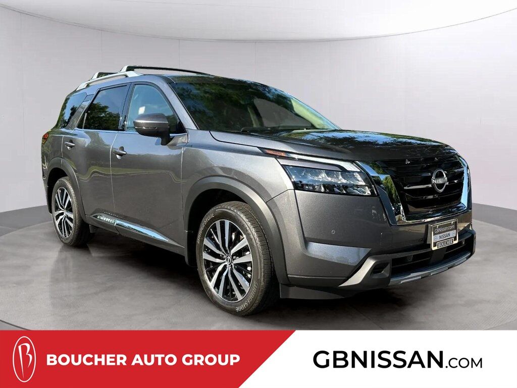 2025 Nissan Pathfinder Platinum w/Captain&apos;s Chairs Package