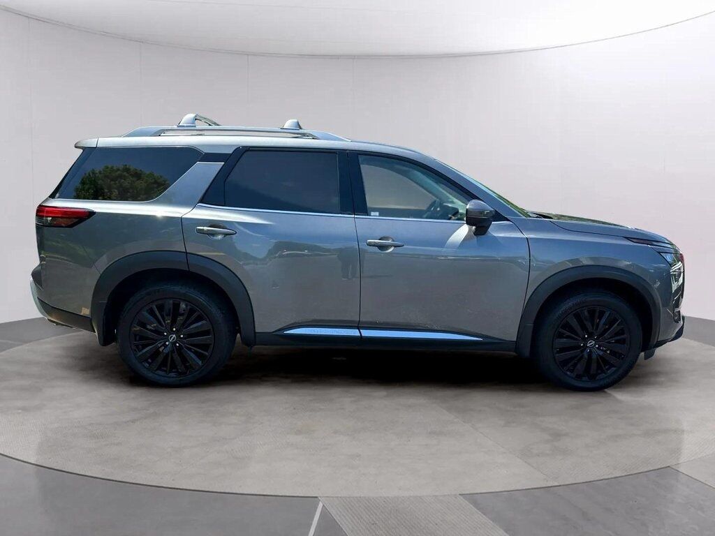 2025 Nissan Pathfinder Platinum w/Captain&apos;s Chairs Package San Clemente CA